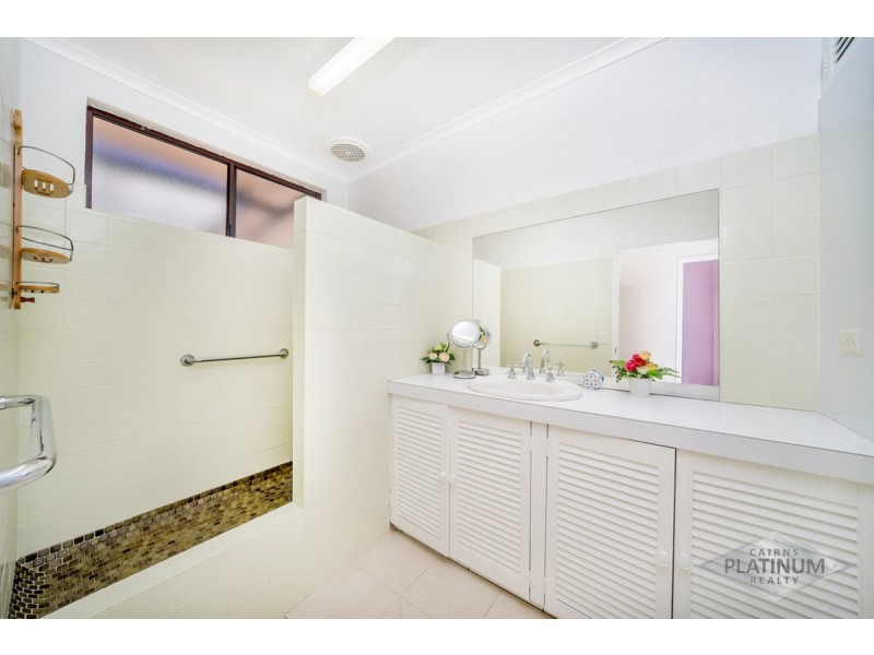 6 Parkway Street, Trinity Park QLD 4879