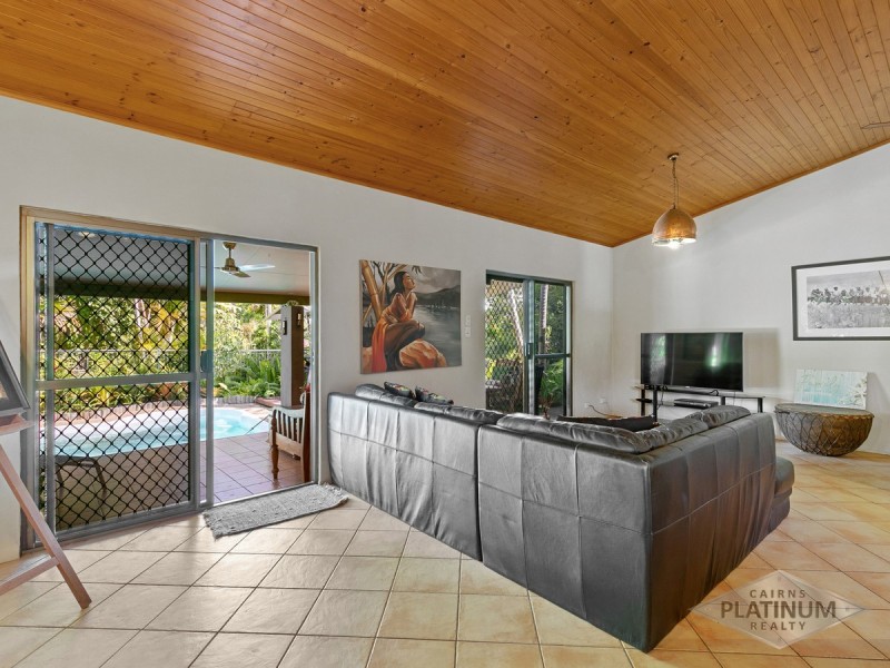 8 Summertime Close, Trinity Park QLD 4879