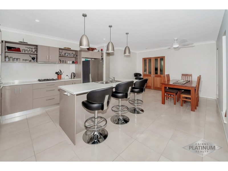 2 Midship Street, Trinity Beach QLD 4879