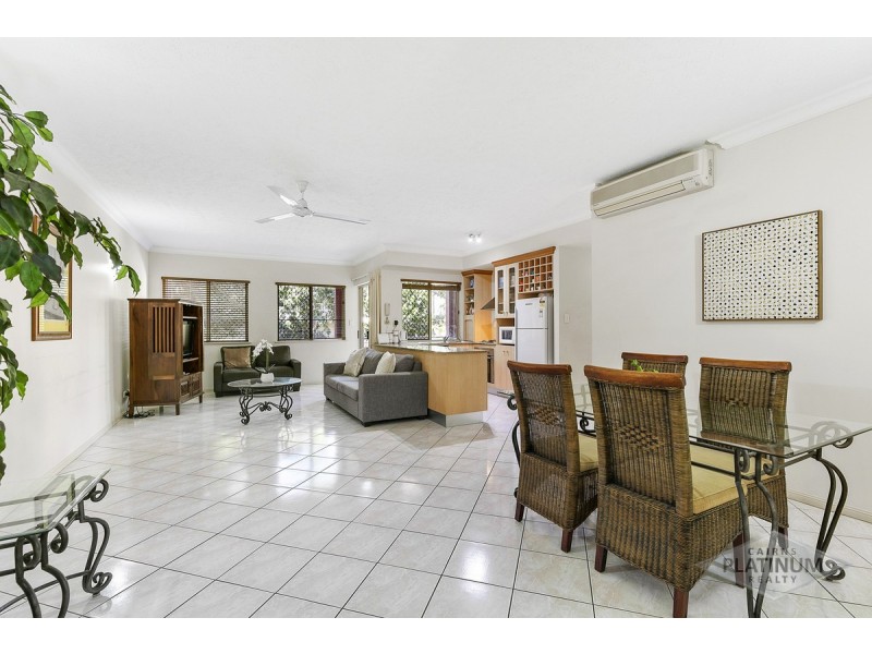 1108/2 Greenslopes Street, Cairns North QLD 4870