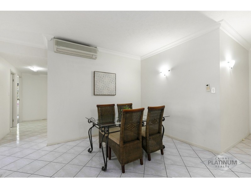 1108/2 Greenslopes Street, Cairns North QLD 4870