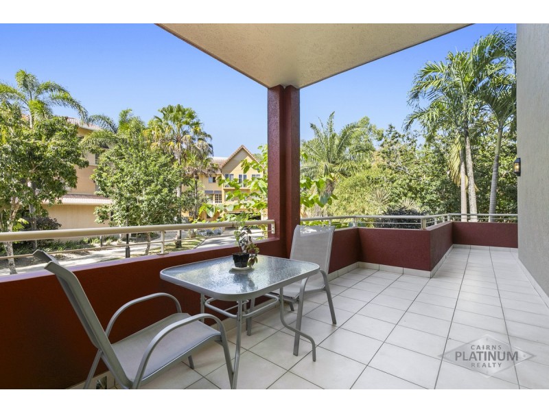 1108/2 Greenslopes Street, Cairns North QLD 4870
