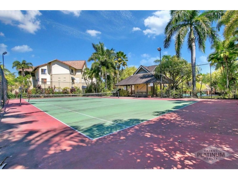 1108/2 Greenslopes Street, Cairns North QLD 4870