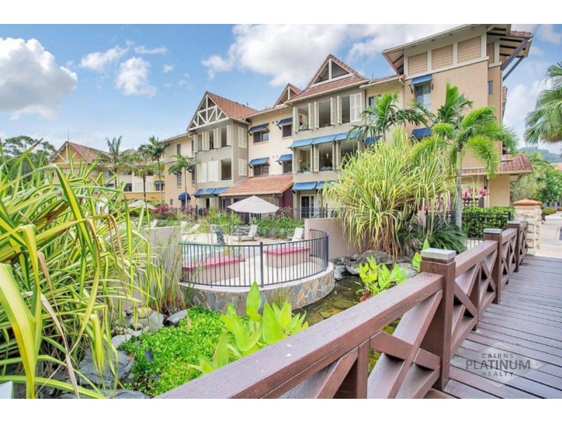 1108/2 Greenslopes Street, Cairns North QLD 4870