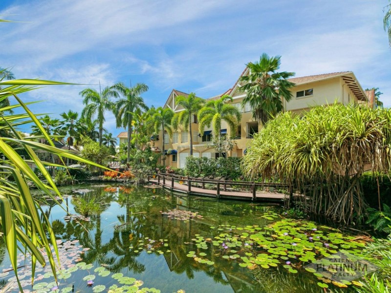 1108/2 Greenslopes Street, Cairns North QLD 4870