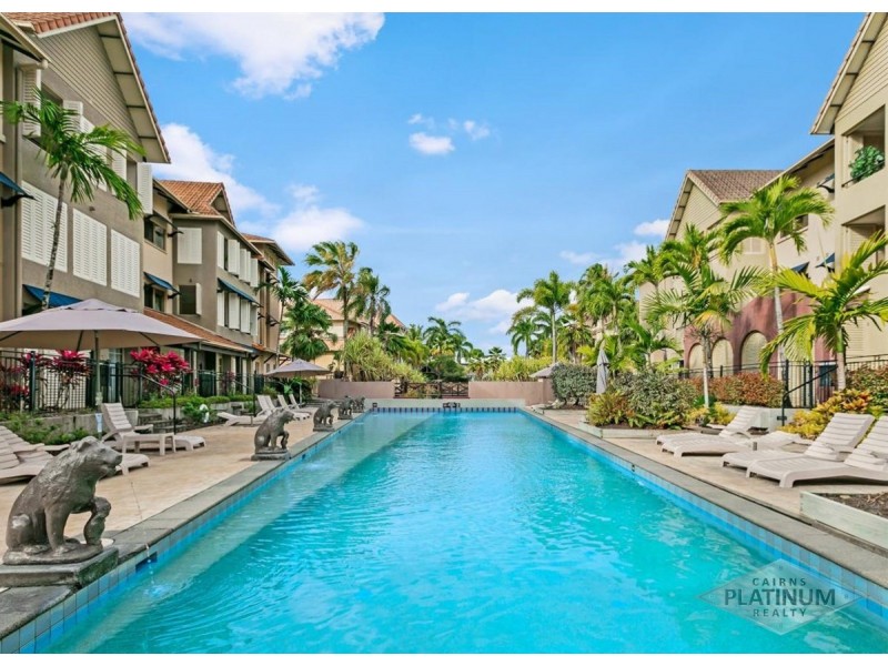 1108/2 Greenslopes Street, Cairns North QLD 4870