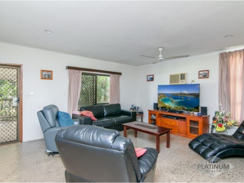 1 Kerryanne Close, Smithfield QLD 4878