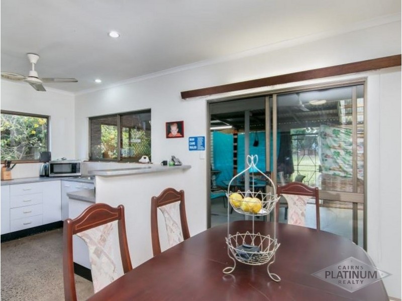 1 Kerryanne Close, Smithfield QLD 4878