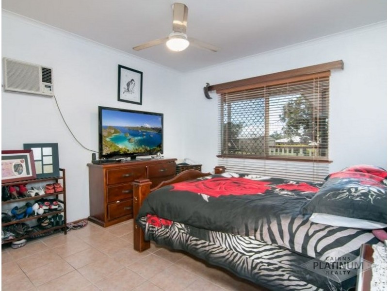 1 Kerryanne Close, Smithfield QLD 4878