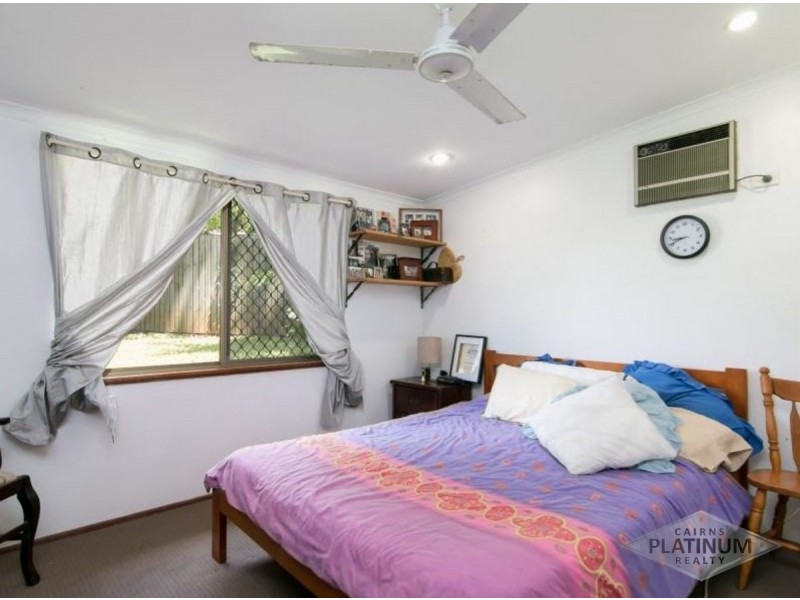 1 Kerryanne Close, Smithfield QLD 4878