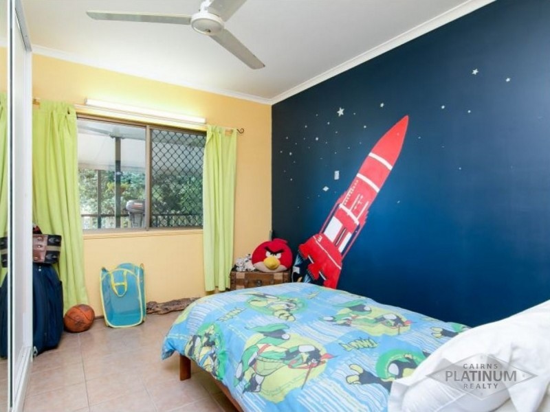 1 Kerryanne Close, Smithfield QLD 4878
