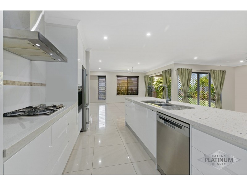 25 The Avenue, Trinity Park QLD 4879