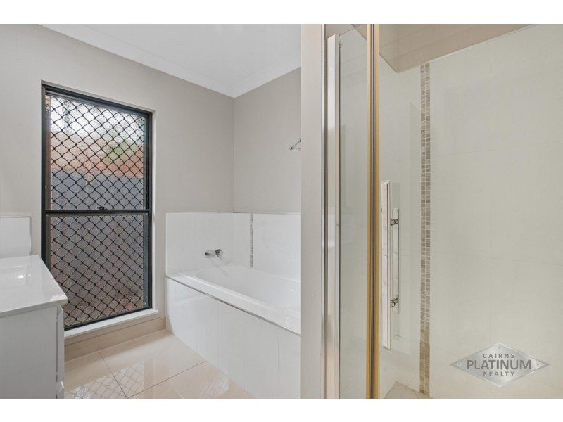 25 The Avenue, Trinity Park QLD 4879