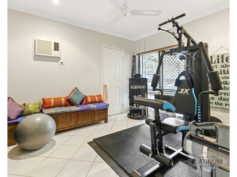 17 Macarthur Close, Palm Cove QLD 4879