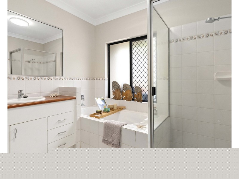 17 Macarthur Close, Palm Cove QLD 4879