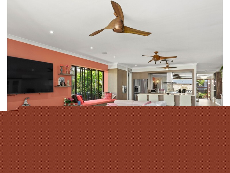 8 Castleton Entrance, Smithfield QLD 4878