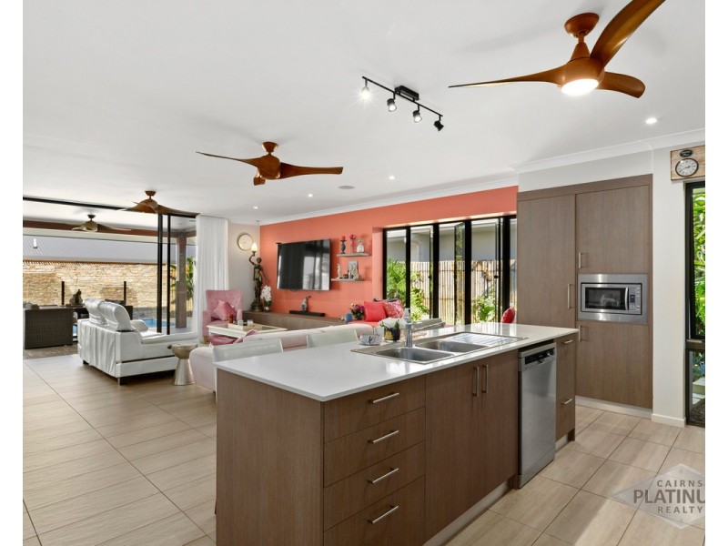 8 Castleton Entrance, Smithfield QLD 4878