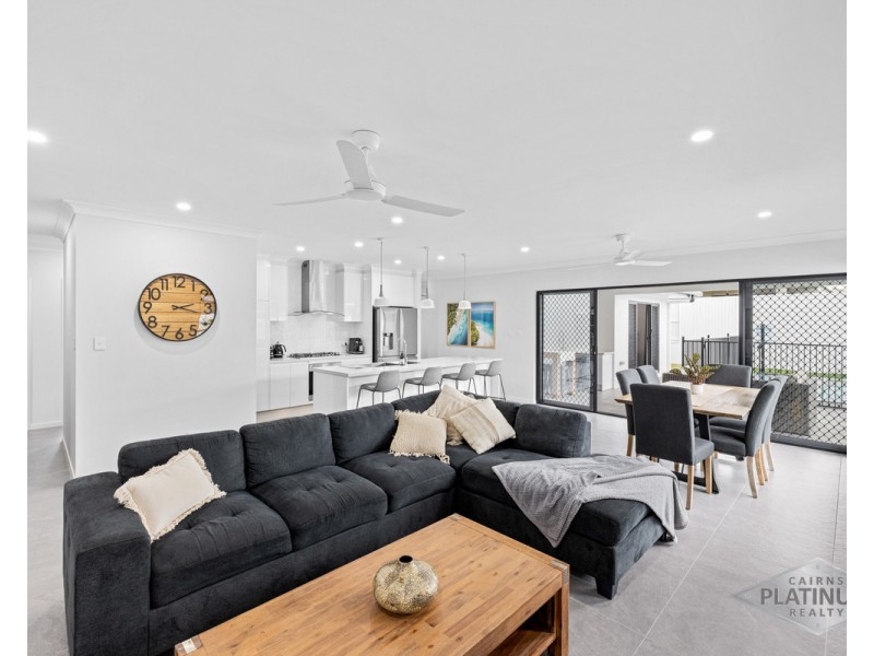 9 Wattledale Bend, Trinity Beach QLD 4879