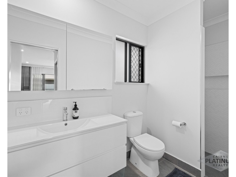 9 Wattledale Bend, Trinity Beach QLD 4879