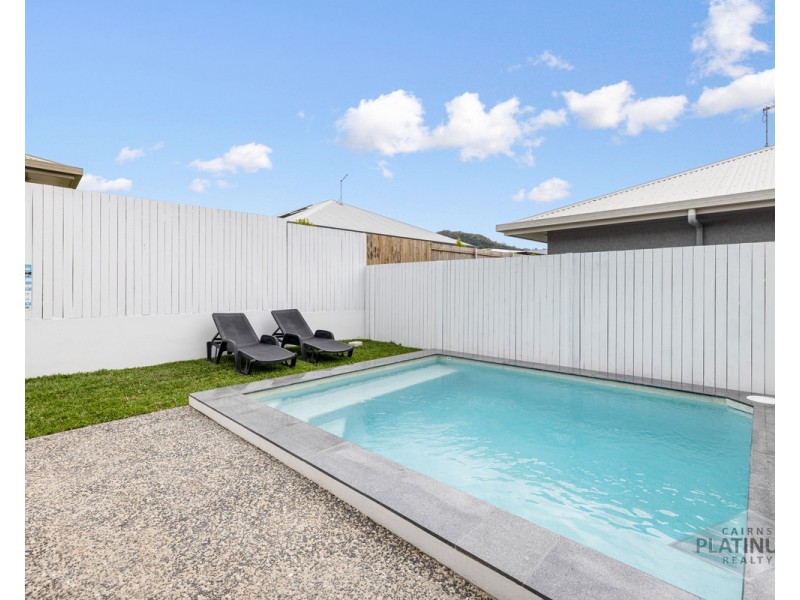 9 Wattledale Bend, Trinity Beach QLD 4879