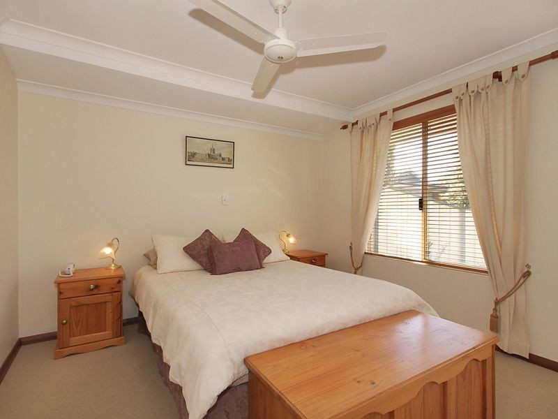 24 Gentle Circle, South Guildford WA 6055