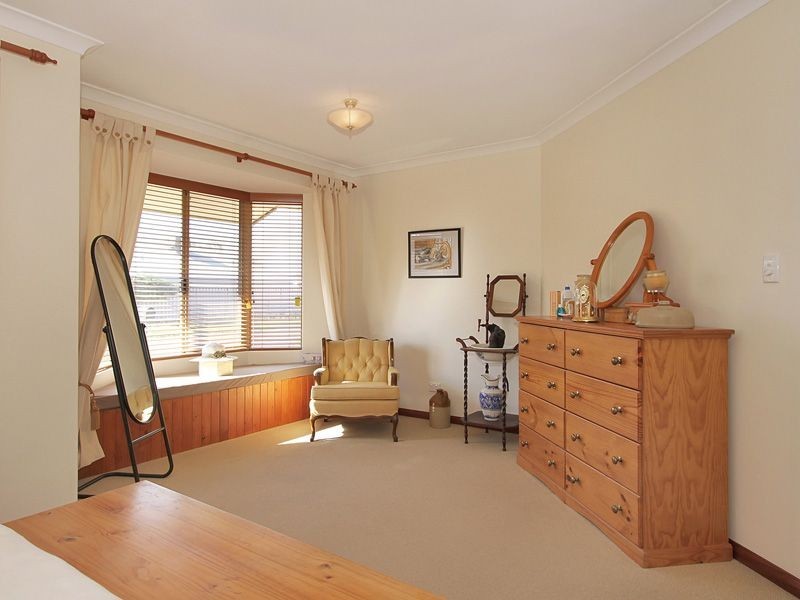 24 Gentle Circle, South Guildford WA 6055