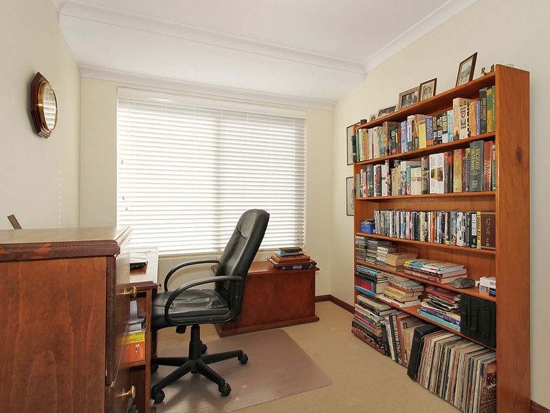 24 Gentle Circle, South Guildford WA 6055