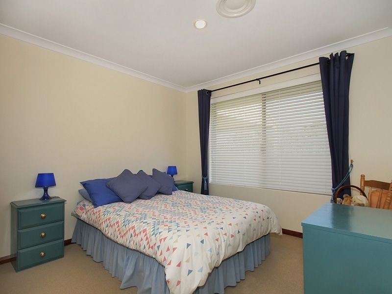 24 Gentle Circle, South Guildford WA 6055