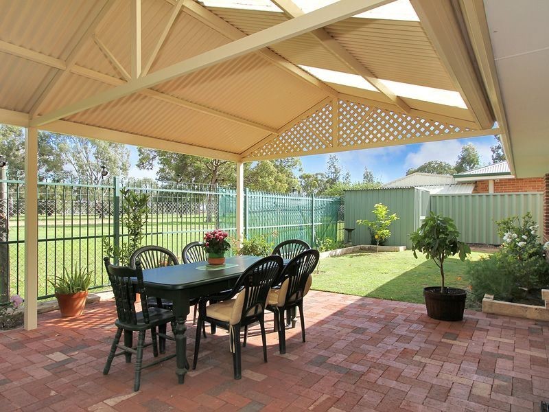 24 Gentle Circle, South Guildford WA 6055