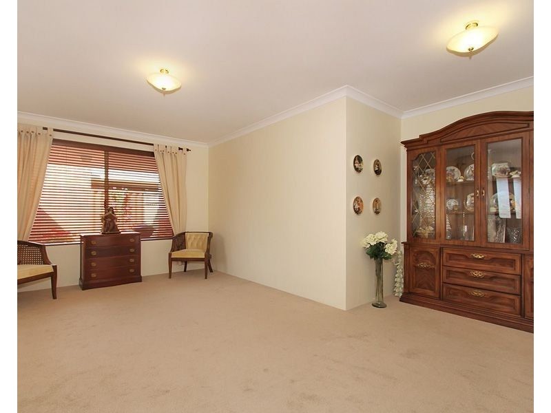 24 Gentle Circle, South Guildford WA 6055