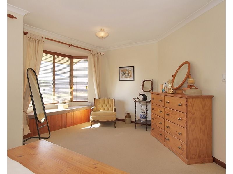 24 Gentle Circle, South Guildford WA 6055