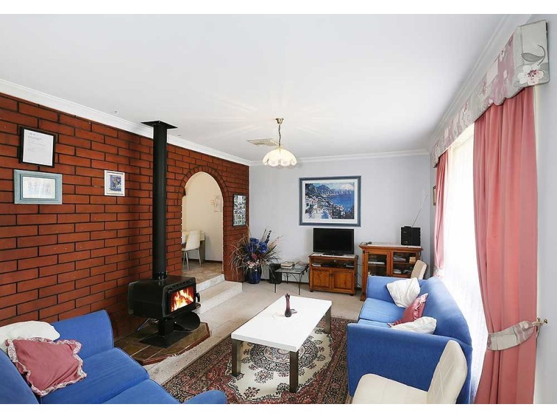 5 Casuarina Road, Maida Vale WA 6057