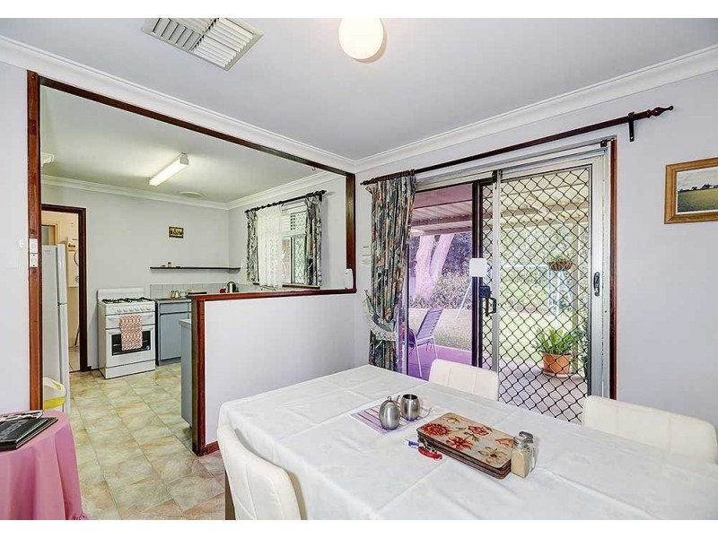 5 Casuarina Road, Maida Vale WA 6057