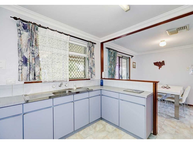 5 Casuarina Road, Maida Vale WA 6057