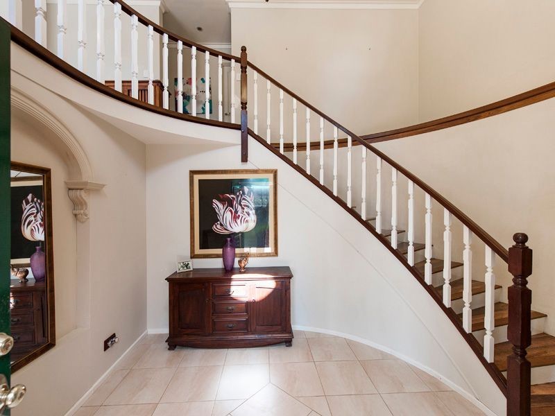 11 Almondtree Lane, Maida Vale WA 6057