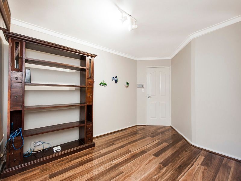 11 Almondtree Lane, Maida Vale WA 6057