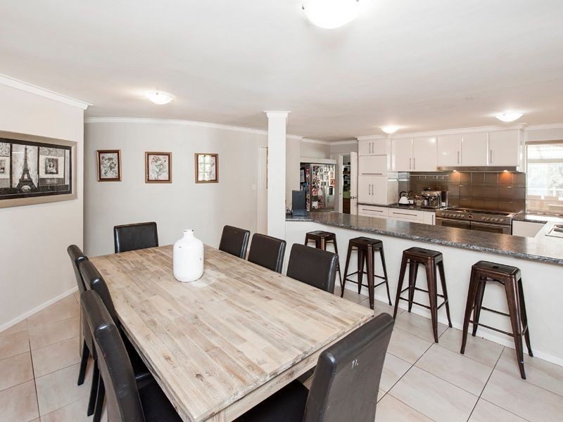 11 Almondtree Lane, Maida Vale WA 6057