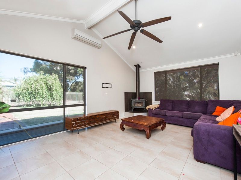 11 Almondtree Lane, Maida Vale WA 6057