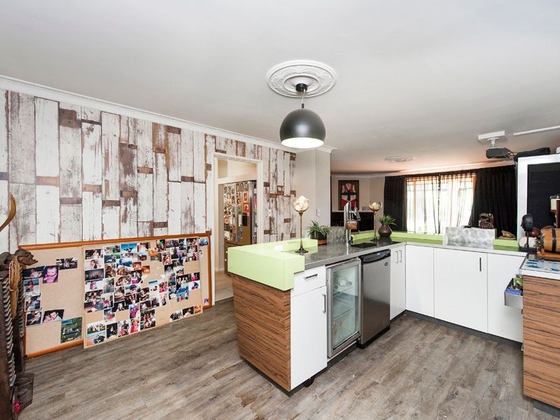 11 Almondtree Lane, Maida Vale WA 6057