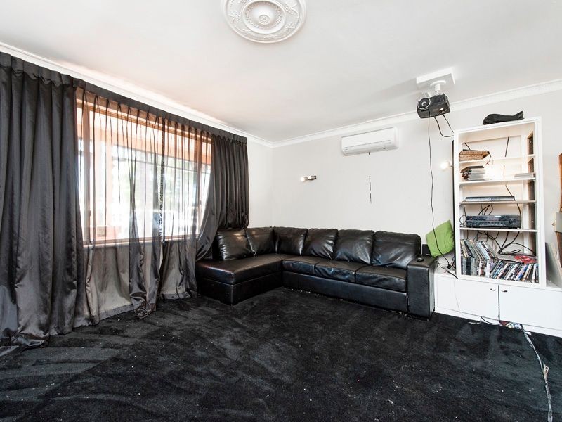 11 Almondtree Lane, Maida Vale WA 6057