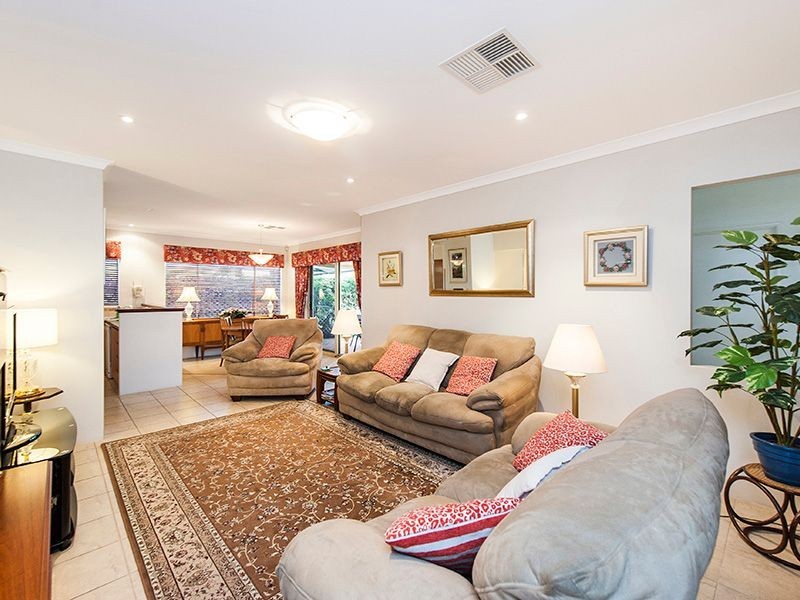 34 Fleet Circle, High Wycombe WA 6057