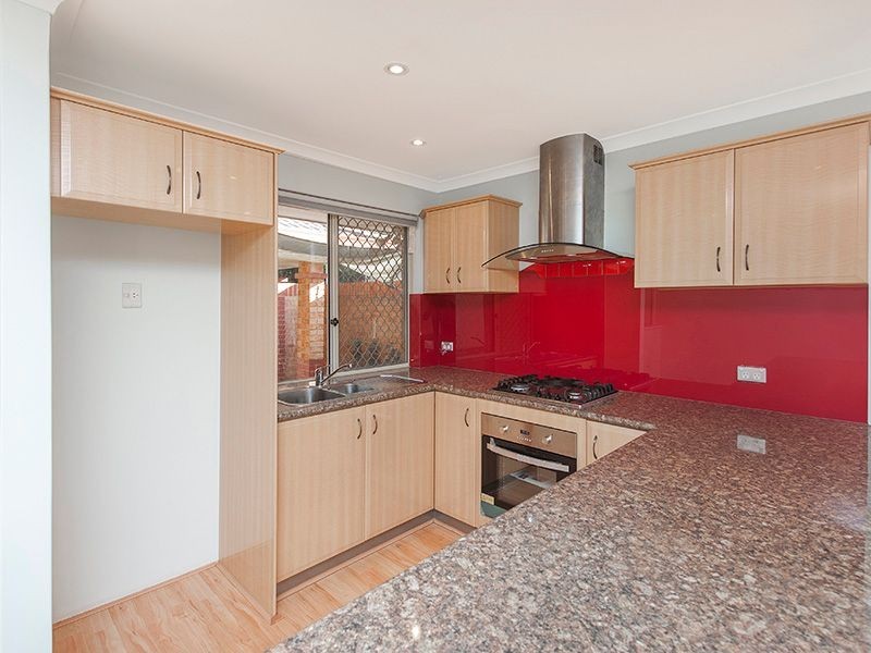 3/2A Frost Street, Swan View WA 6056