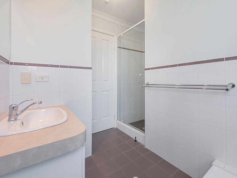 3/2A Frost Street, Swan View WA 6056