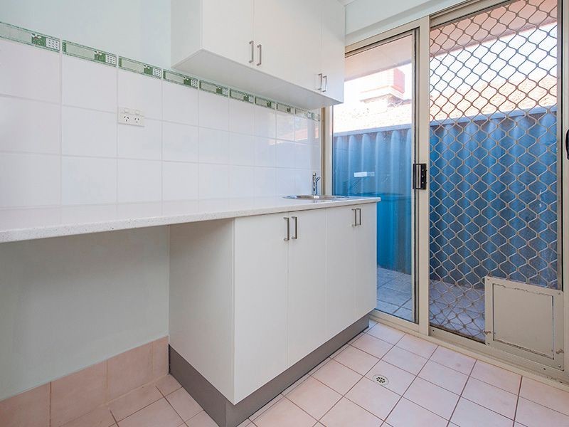 3/2A Frost Street, Swan View WA 6056