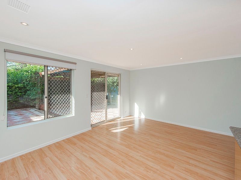 3/2A Frost Street, Swan View WA 6056