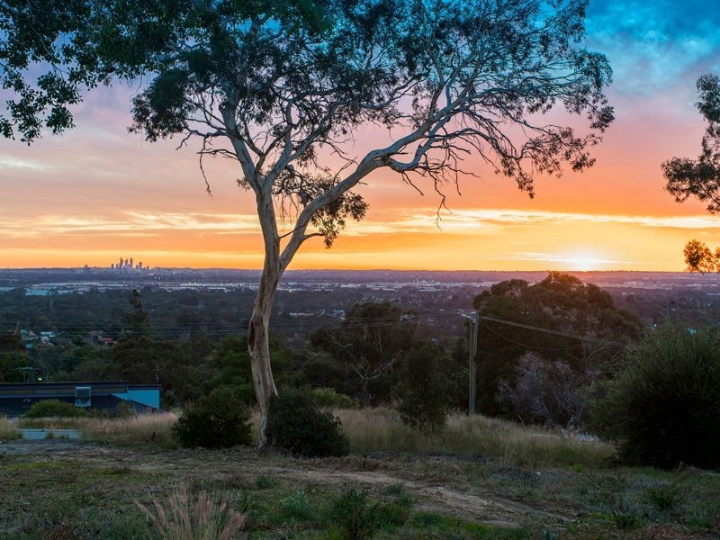 8 Gray Road, Gooseberry Hill WA 6076