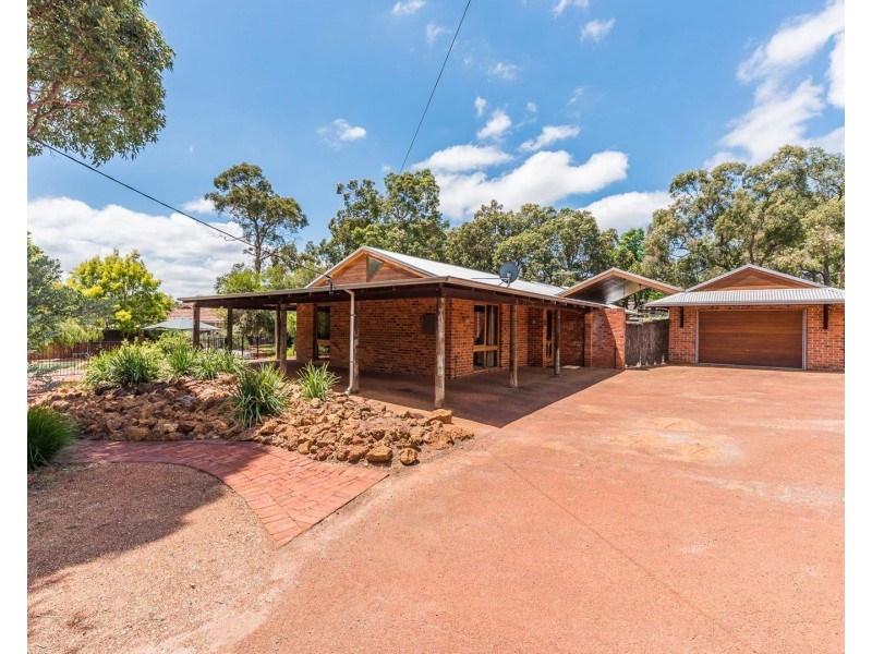 12 Jaraba Avenue, Gooseberry Hill WA 6076