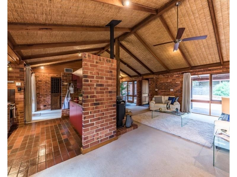 12 Jaraba Avenue, Gooseberry Hill WA 6076