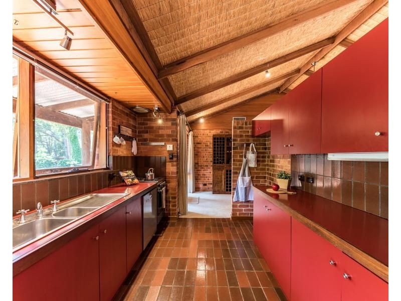 12 Jaraba Avenue, Gooseberry Hill WA 6076