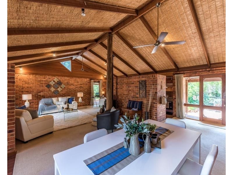 12 Jaraba Avenue, Gooseberry Hill WA 6076